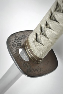 Schwerter & Stickerei: Photo