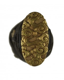 Tsuka with Clouds and Chinese Immortals
Description	
English: The kashira is decorated with the  ...