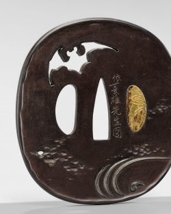 By Morita Issei, signed Issei and kakihan
Japan, c. 1930

Of nadekakugata form, with two kozuka  ...