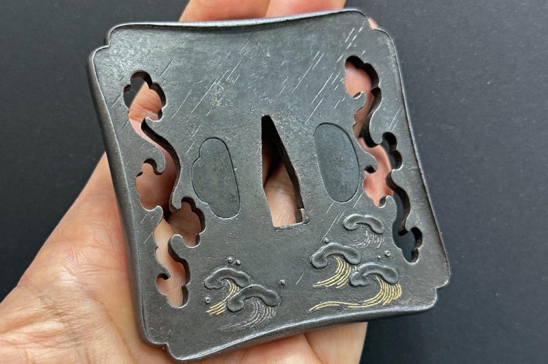 A truly incredible masterpiece signed “Chōshū Hagi-jū Tomotomi saku”. Not your regular piece tha ...